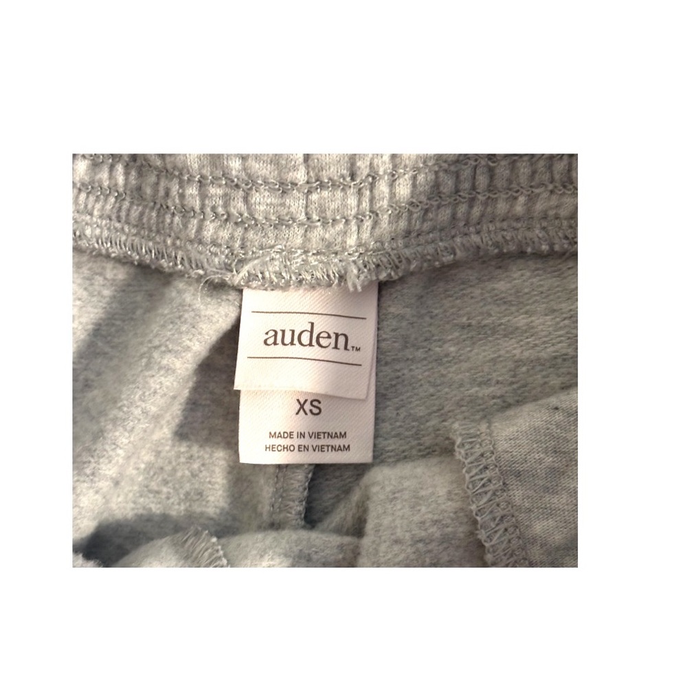 Auden Mid Rise Fleece Shorts - Picture 4 of 4